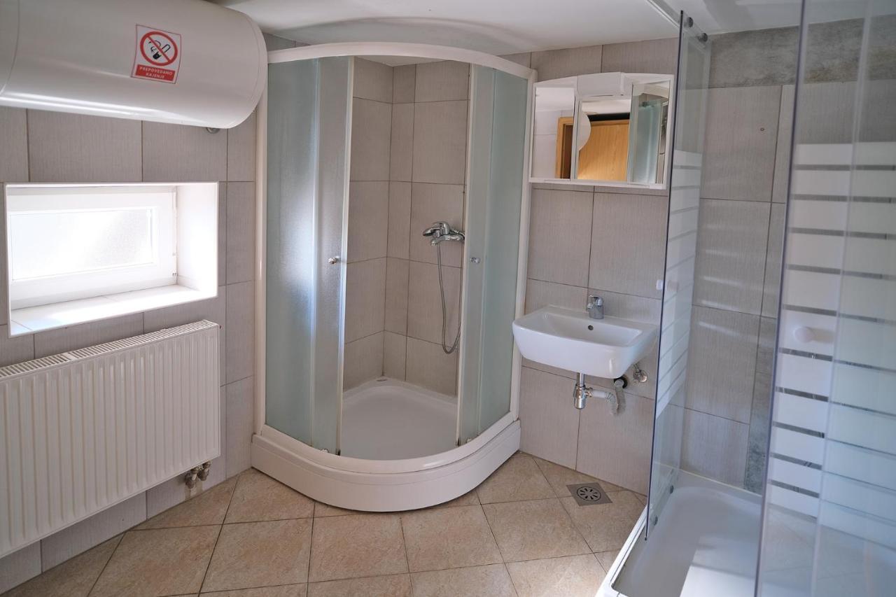 Sostanj Velenje Ravne Sobe Rooms Vrtacnik D O O Exteriör bild