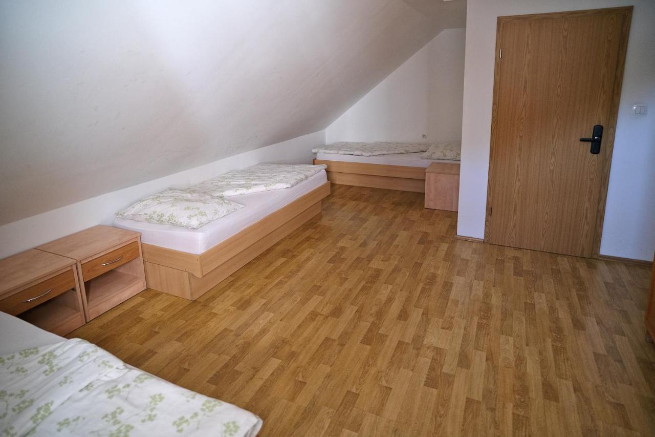 Sostanj Velenje Ravne Sobe Rooms Vrtacnik D O O Exteriör bild