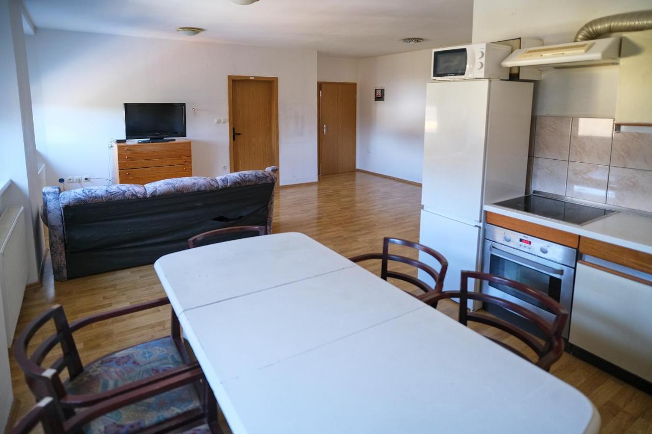 Sostanj Velenje Ravne Sobe Rooms Vrtacnik D O O Exteriör bild