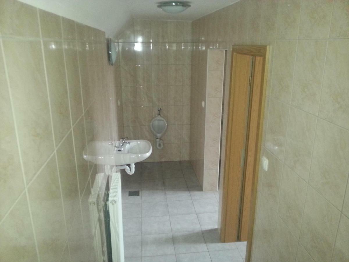 Sostanj Velenje Ravne Sobe Rooms Vrtacnik D O O Exteriör bild
