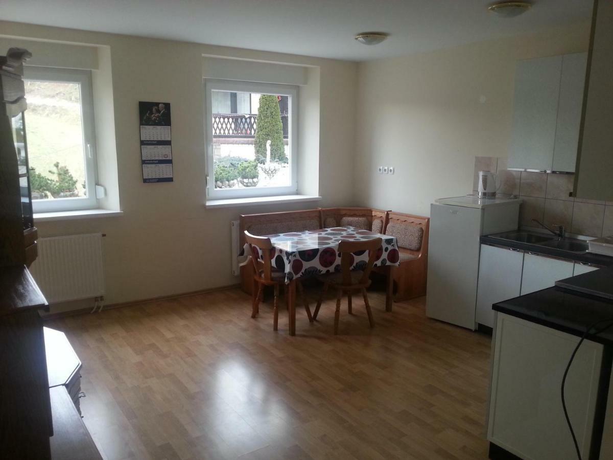 Sostanj Velenje Ravne Sobe Rooms Vrtacnik D O O Exteriör bild